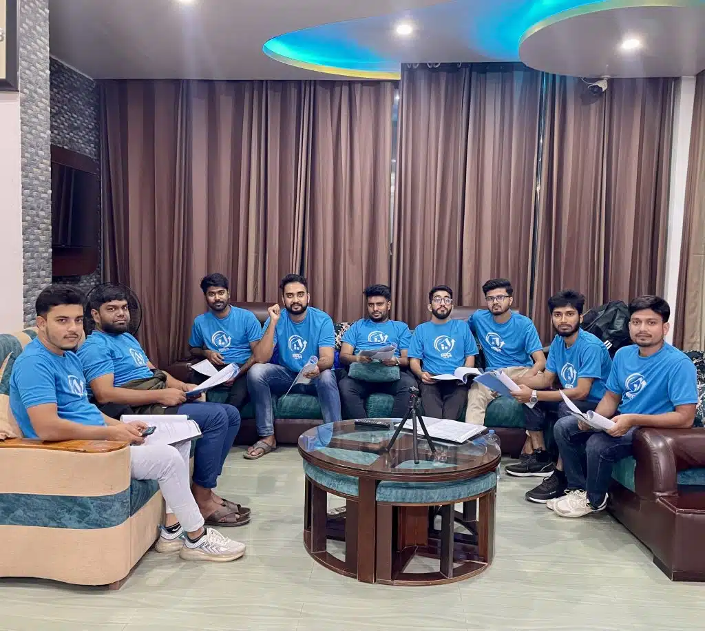 The SEOs Hut team, 17 specialists across Local SEO, GEO/AI, Technical, and Content